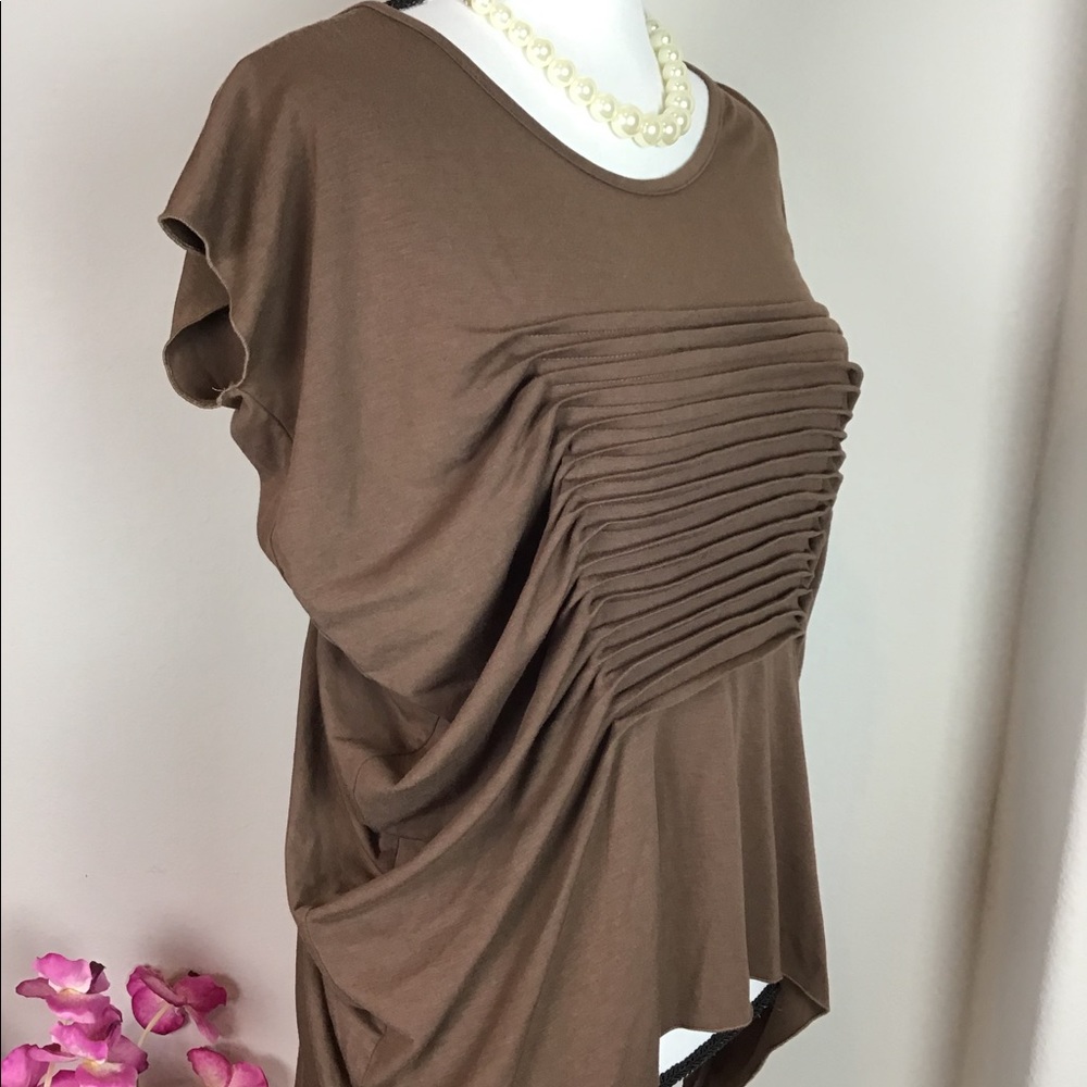 NWT Ethyl Brown Pleated Short Sleeves Top. Size Small - Picture 4 of 9